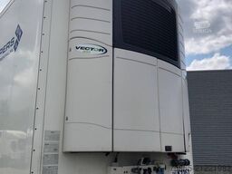 Schmitz Cargobull SCB S3B / Carrier Vector 1550 / Lift axle / Fri...