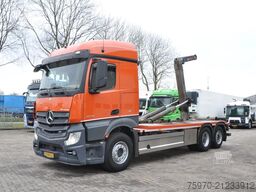 Mercedes-Benz Actros 2548 6X2 + HIAB HAAKARM 21T