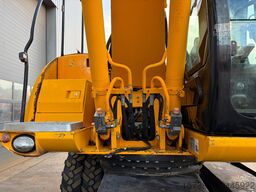 JCB JS175W