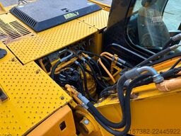 JCB JS175W