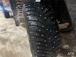Ford Ranger w/ two sets of tires and defective 4 wheel