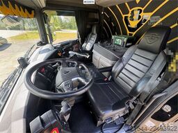 Scania R660 Tridem Hooklift Truck with Snow Plough Equipm