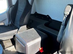 Mercedes Antos 1830 Pritsche Plane