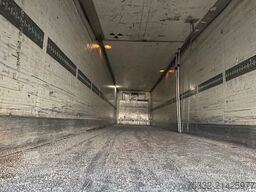 Schmitz Cargobull 3 achs Tiefkühl Thermoking SL 200 Diesel