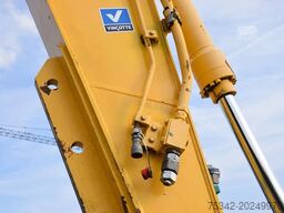 New Holland Kobelco E235B SR-LCT