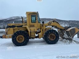 CAT 950F wheel loader w/ 2 buckets and pallet forks