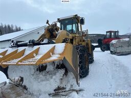 CAT 950F wheel loader w/ 2 buckets and pallet forks