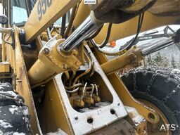 CAT 950F wheel loader w/ 2 buckets and pallet forks