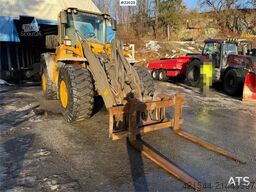 Volvo L110F wheel loader w/bucket and hydraulic pallet f