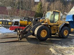 Volvo L110F wheel loader w/bucket and hydraulic pallet f