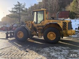 Volvo L110F wheel loader w/bucket and hydraulic pallet f