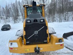 Volvo L70H wheel loader w/ spreader bucket, gravel bucke