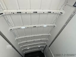 VOLKSWAGEN Crafter Kasten 35 L4H3 Hochdach KAM Navi Klima