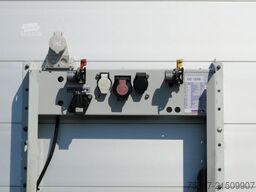 SCHMITZ CARGOBULL SKO 24/ LBW 2500 kg / LIFTACHSE / 3 x ZURRLEISTE