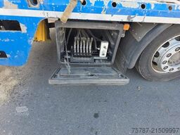 MAN 26.400 TGX mit Baustoffplateau, geteilte Rampen