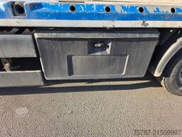 MAN 26.400 TGX mit Baustoffplateau, geteilte Rampen