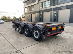 Renders Euro 800 3DFCST / Container chassis / 45FT / 1x...
