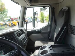 DAF LF 220 / Refrigerator 16 EPAL Multitemp