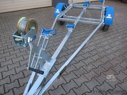 trailershop Boot Trailer Bootanhänger Neptun Navy 750kg sofort verfügbar nach Bestellung