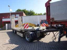MÖSLEIN Tieflader Anhänger mit 3 Achsen und Rampen