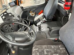 MERCEDES-BENZ 1824 Axor Abroller mit Schneeschild und Streuer