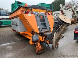 MERCEDES-BENZ 1824 Axor Abroller mit Schneeschild und Streuer