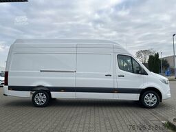 Mercedes-Benz Sprinter 319 CDI Superhochdach L3H3 LED+NAVI+DIS