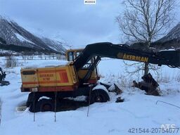 Åkerman H7M wheeled excavator with bucket