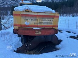 Åkerman H7M wheeled excavator with bucket