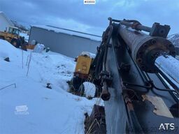 Åkerman H7M wheeled excavator with bucket