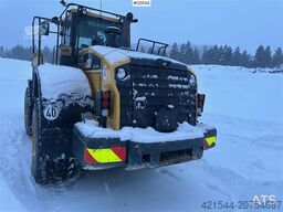 Komatsu WA380-7 wheel loader w/ bucket, scale, summer and