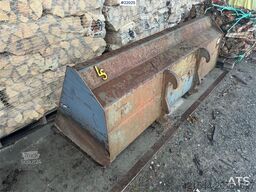 Lundberg 6200LSE wheel loader with snow blower, bucket and