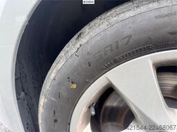 Mercedes-Benz Vito 119 4x4 Van – Two Sets of Tires