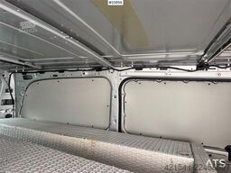 Mercedes-Benz Vito 119 4x4 Van – Two Sets of Tires
