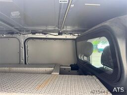 Mercedes-Benz Vito 119 4x4 Van – Two Sets of Tires