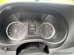 Mercedes-Benz Vito 119 4x4 Van – Two Sets of Tires