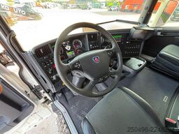 Scania R580 8x4  RETARDER / HYDRAULIC TAILGATE / TIPPE...