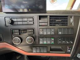 Volvo FH16 650 TANDEM AXLE LIFT / PTO