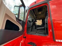 Mercedes-Benz Actros 1842 Streamspace Xenon NL Truck