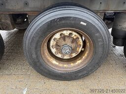 Kel-Berg Curtainsider / Planenauflieger / Gardin