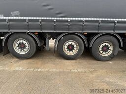 Kel-Berg Curtainsider / Planenauflieger / Gardin