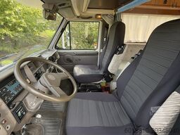 Peugeot J5