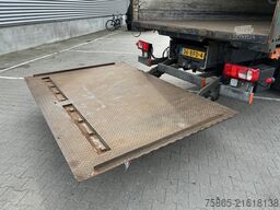 DAF CF 290 FA SC / 18 Ton / 598 dkm / Box / Loadlif...