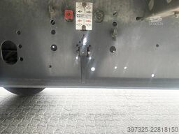 Kel-Berg 3 axle Curtainsider / Planenauflieger