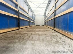 Kel-Berg 3 axle Curtainsider / Planenauflieger