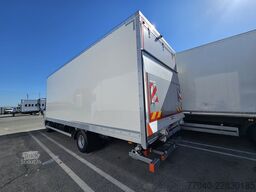 DAF XB 230 FA 12 t furgonato con sponda