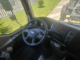 DAF XB 230 FA 12 t furgonato con sponda
