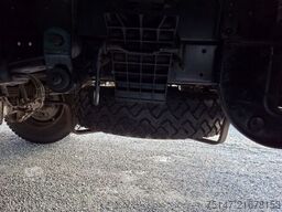 MERCEDES-BENZ 611 D 4,06 m Pritsche/Plane org. 23.111 km