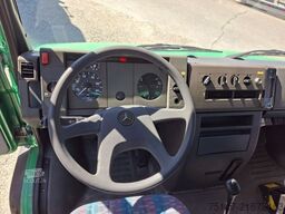 MERCEDES-BENZ 611 D 4,06 m Pritsche/Plane org. 23.111 km