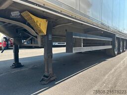 SCHMITZ CARGOBULL SKO24/L-13.62 KOFFER ISOLIERT Lift/Lenkachse